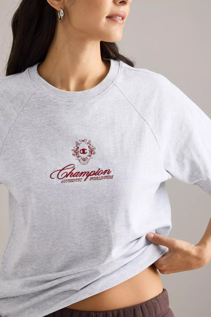 champion-t-shirt mit raglanärmeln und stickerei