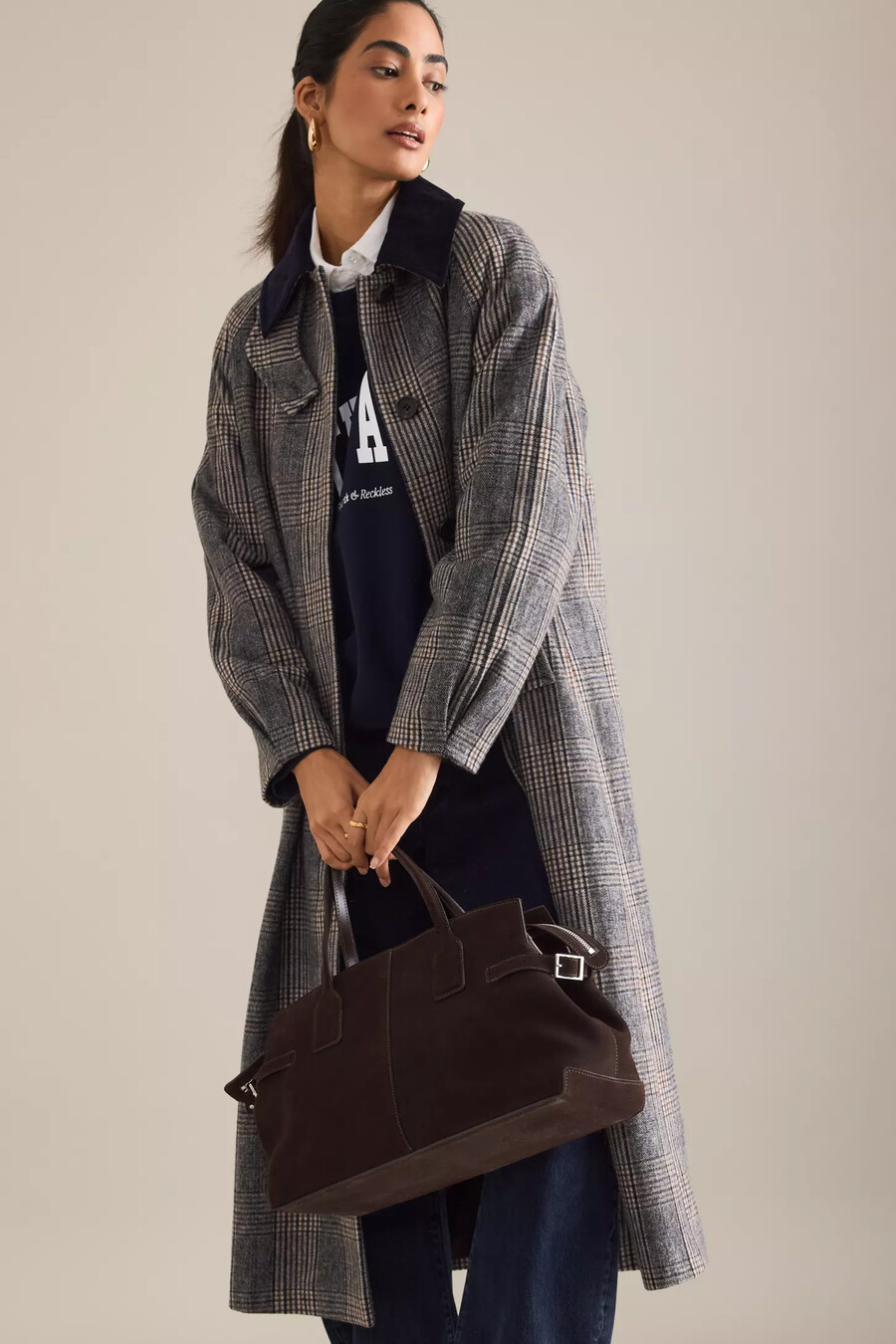 geschmeichelte lisa wildleder-bowlertasche