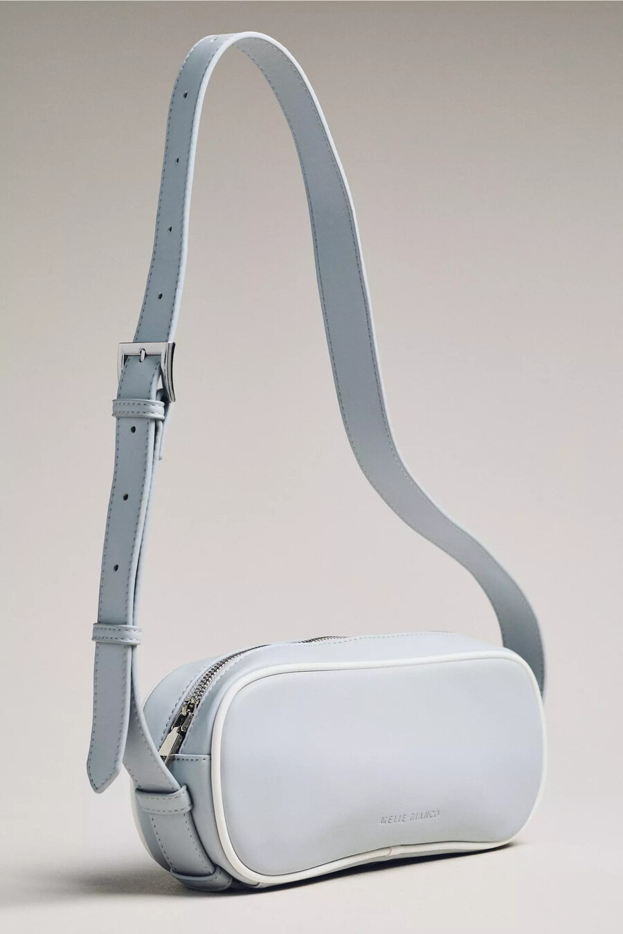 melie bianco sportliche schultertasche aus veganem leder