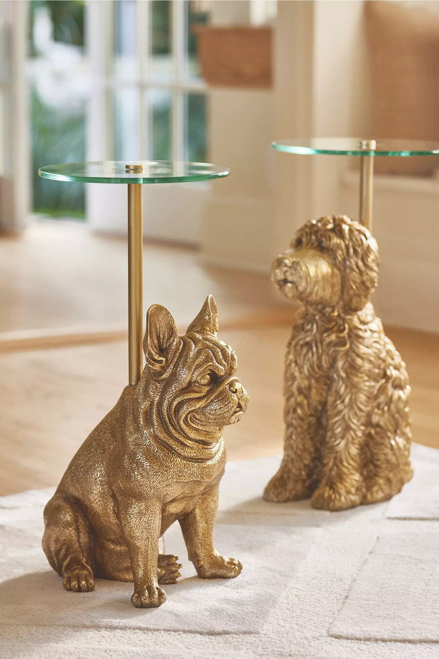 beistelltisch mit hunde-symbol