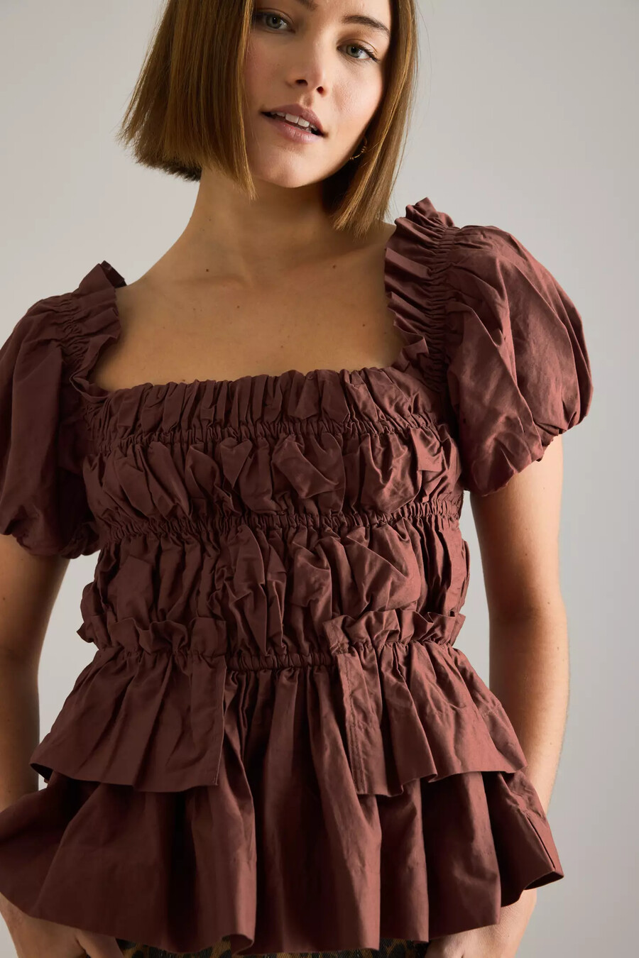 damson madder lyza geraffte bluse mit puffärmeln