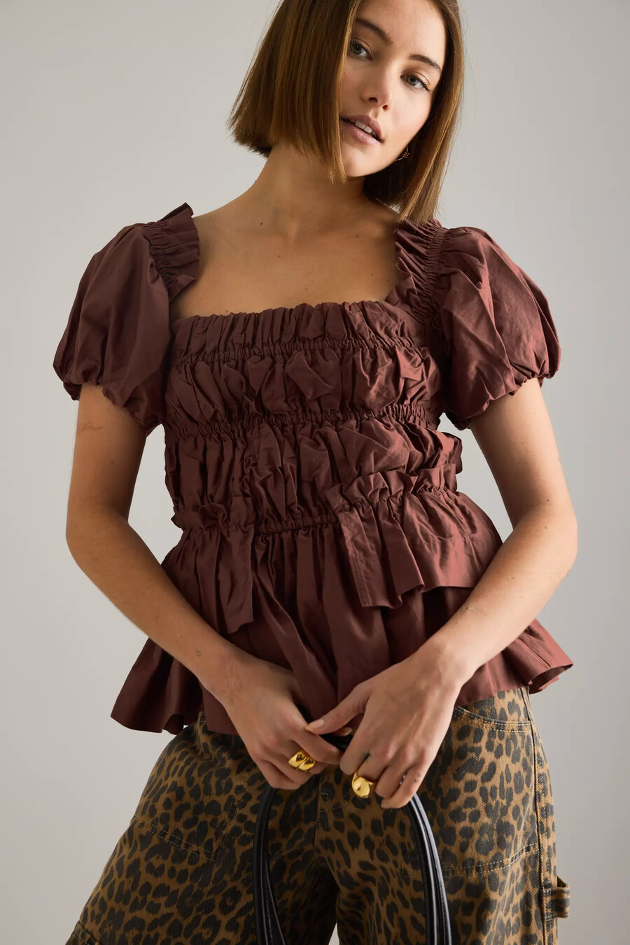 damson madder lyza geraffte bluse mit puffärmeln