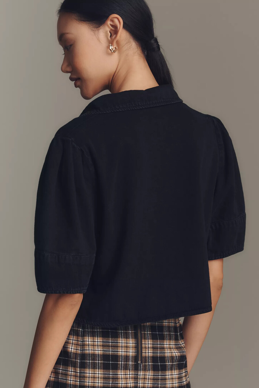 pilcro-bluse mit laternenärmeln und kragen kurzes schnitt