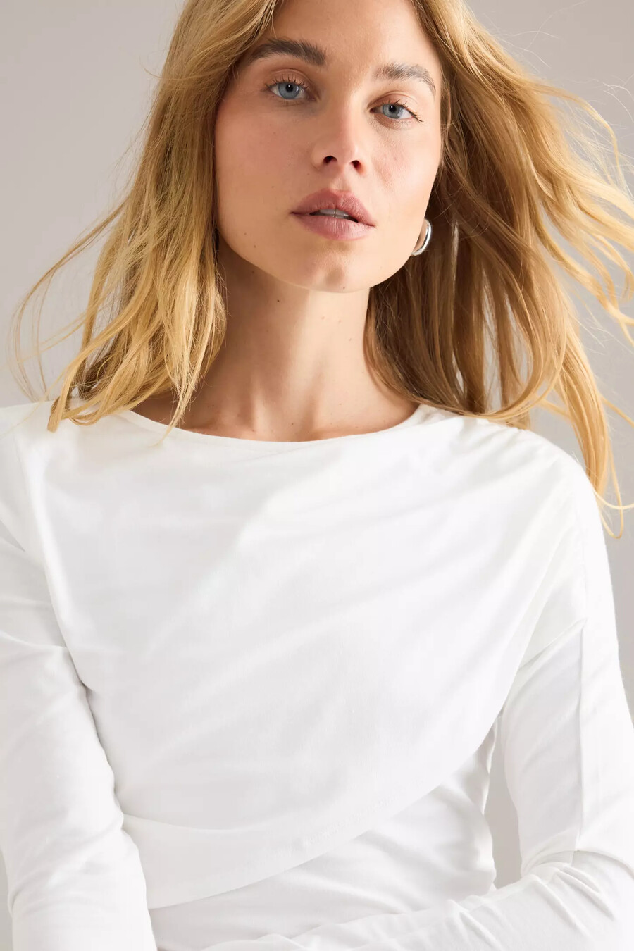 gerafftes schulterfreies top von anthropologie