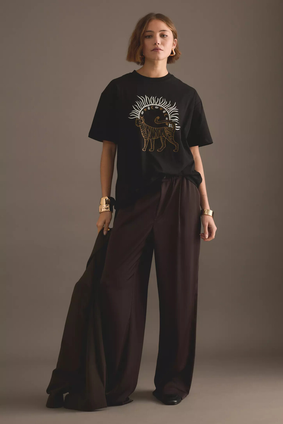 nie vollständig angezogenes tiger sun t-shirt