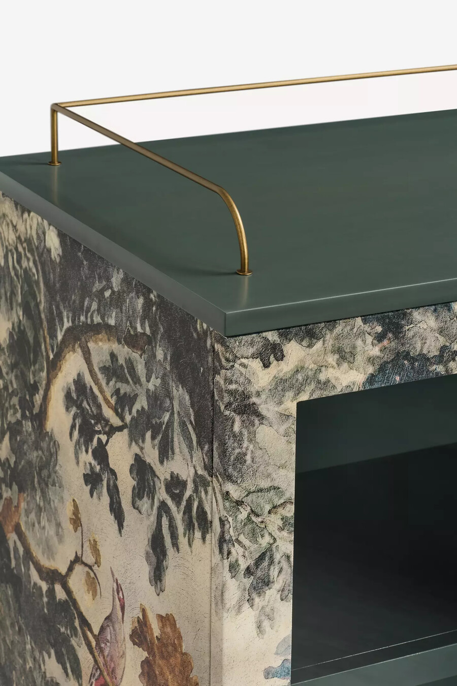 bedruckter barschrank von hale judarn