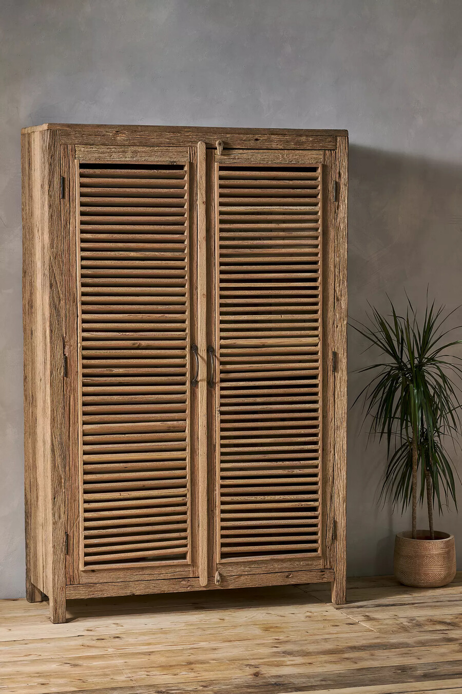 nkuku ibo schrank aus recyceltem holz mit lattenrost