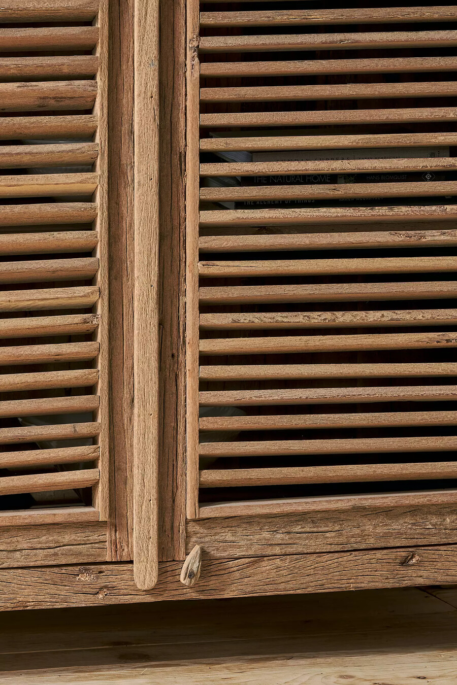 nkuku ibo schrank aus recyceltem holz mit lattenrost