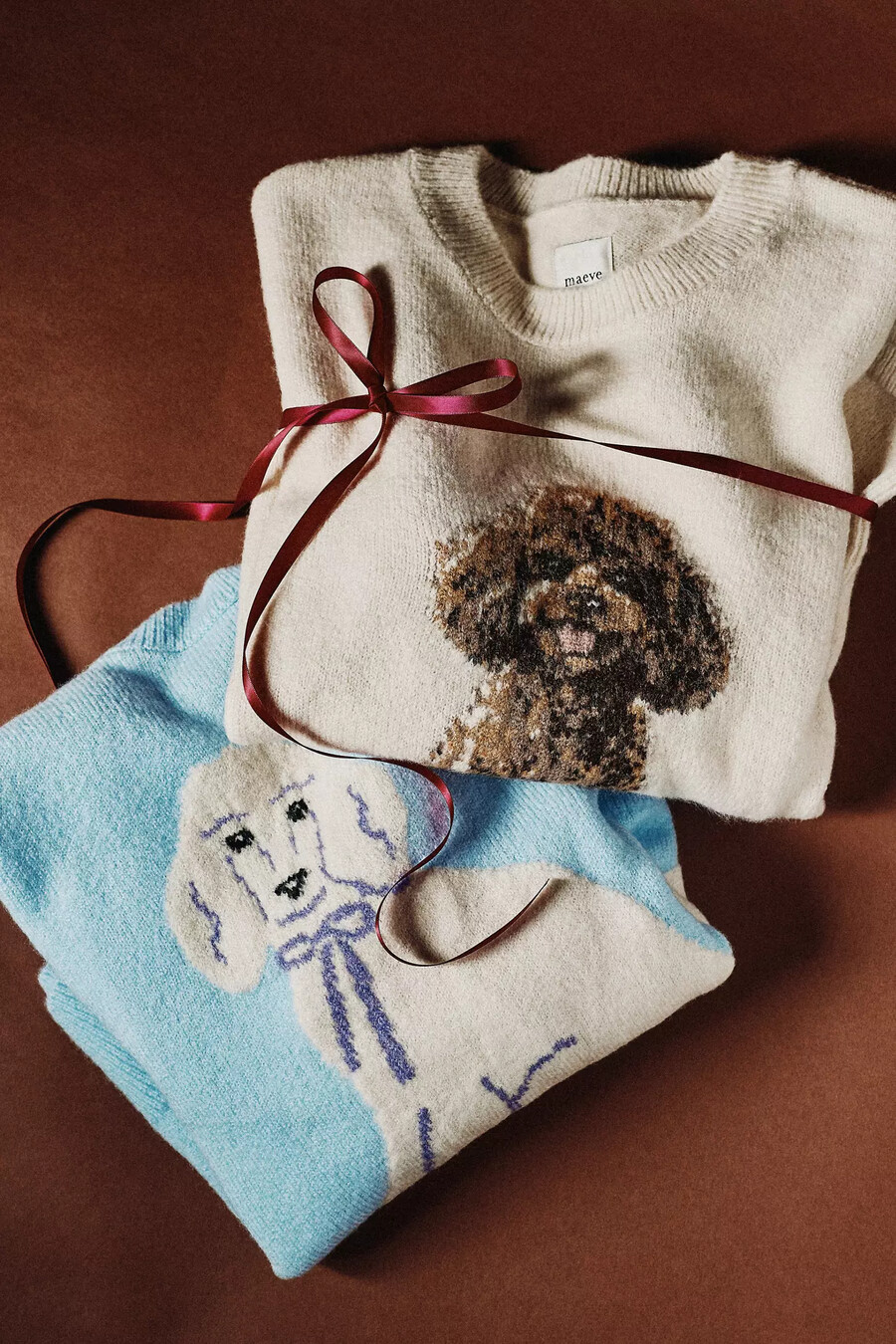 maeve pullover mit rundhalsausschnitt und hundemotiv