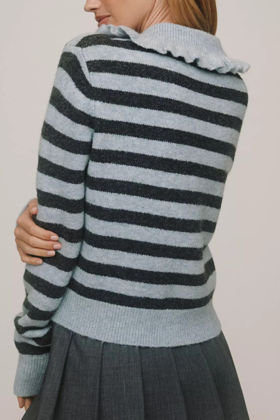die ainsley strickjacke mit rüschenkragen von self contrast