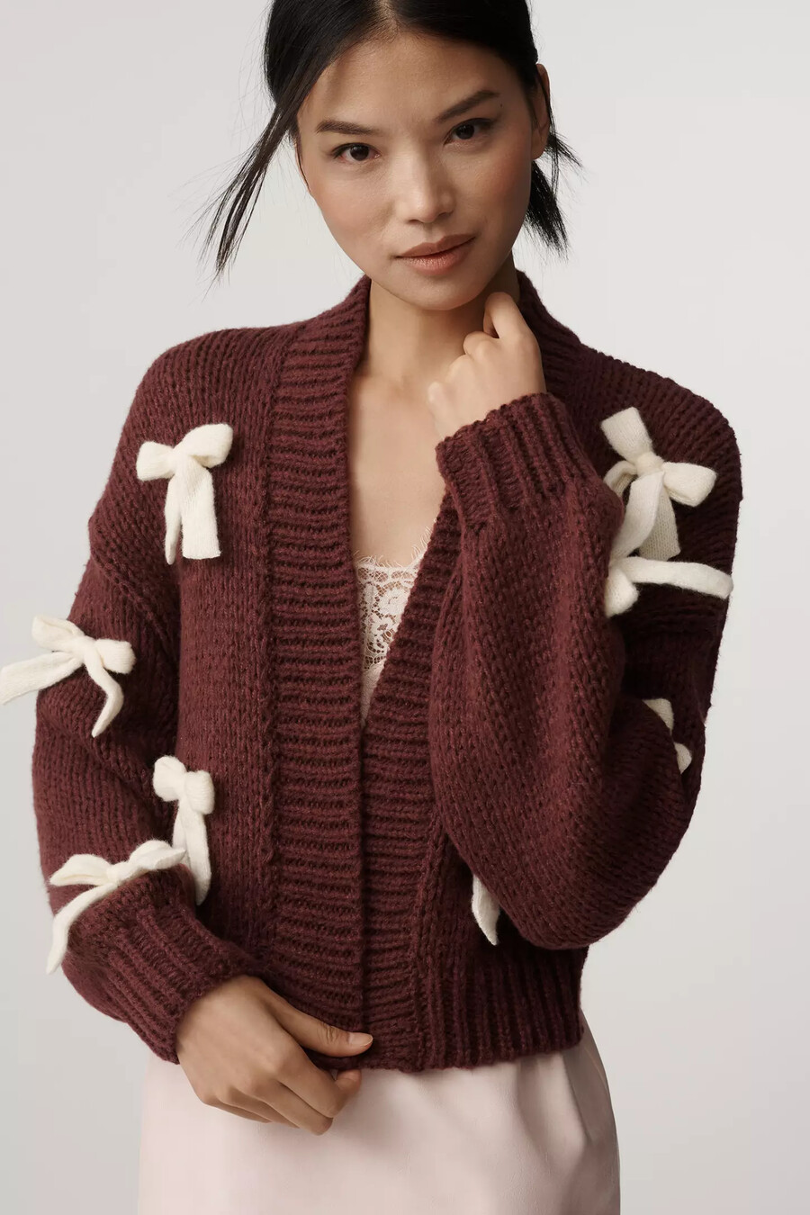 der kurze cardigan „alicia 3d bow cropped cardigan von maeve