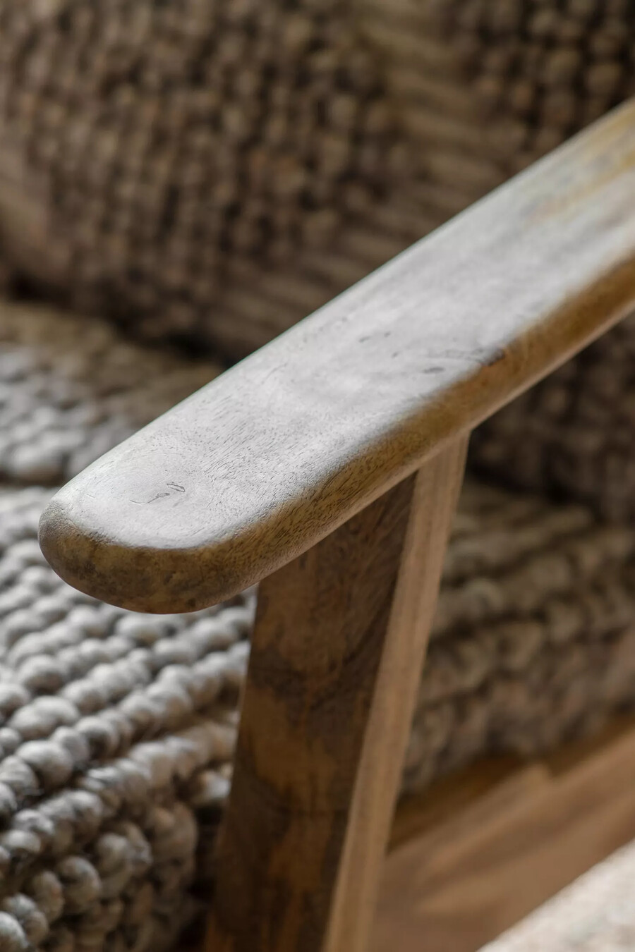 nkuku keya stuhl aus grobem geflecht und mangoholz