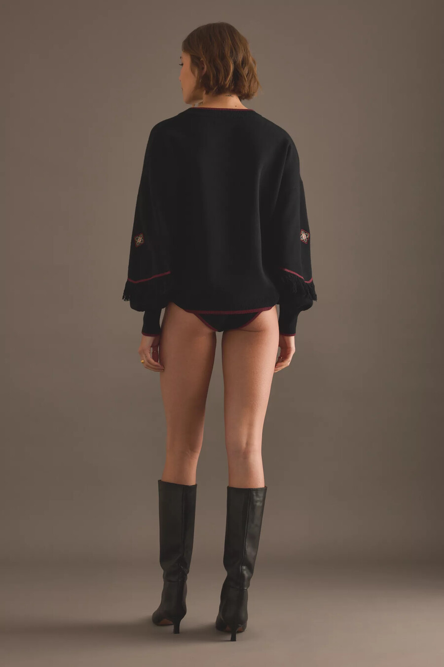 nie vollständig angezogene safari-hotpants