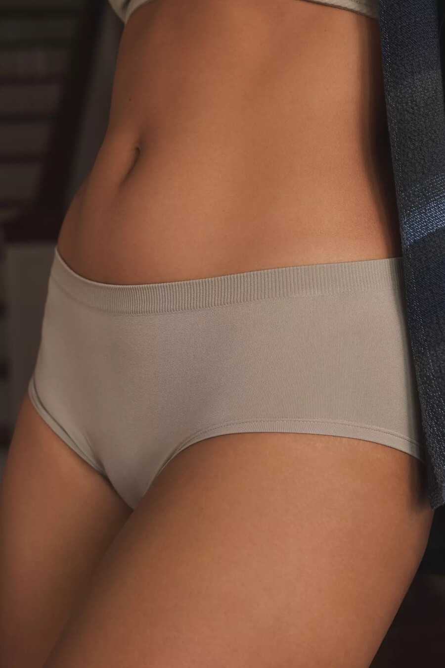 nahtlose renna second skin hipster-höschen von anthropologie