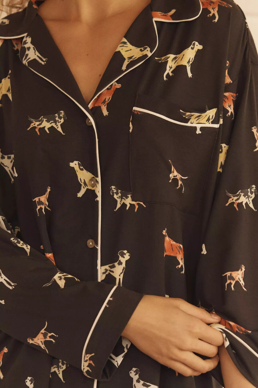 das langärmelige pyjamahemd mit briar-paspelierung