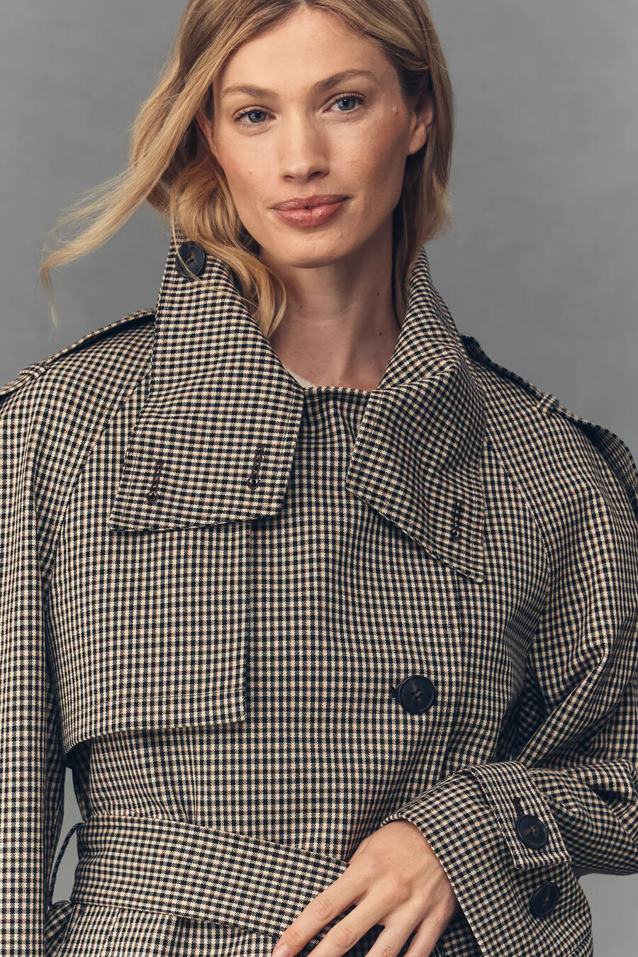 karierter kurzer trenchcoat von anthropologie