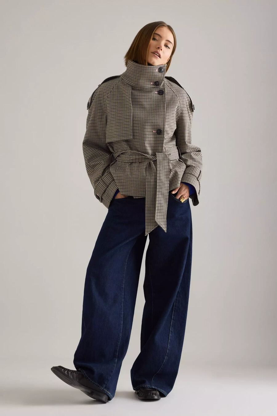 karierter kurzer trenchcoat von anthropologie