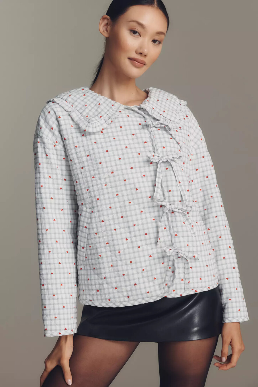 die gesteppte jacke mit haselnussherz-print von maeve
