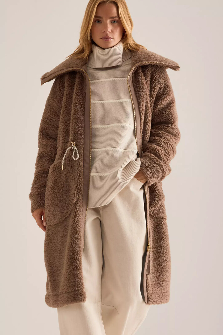 varley logan sherpa-mantel