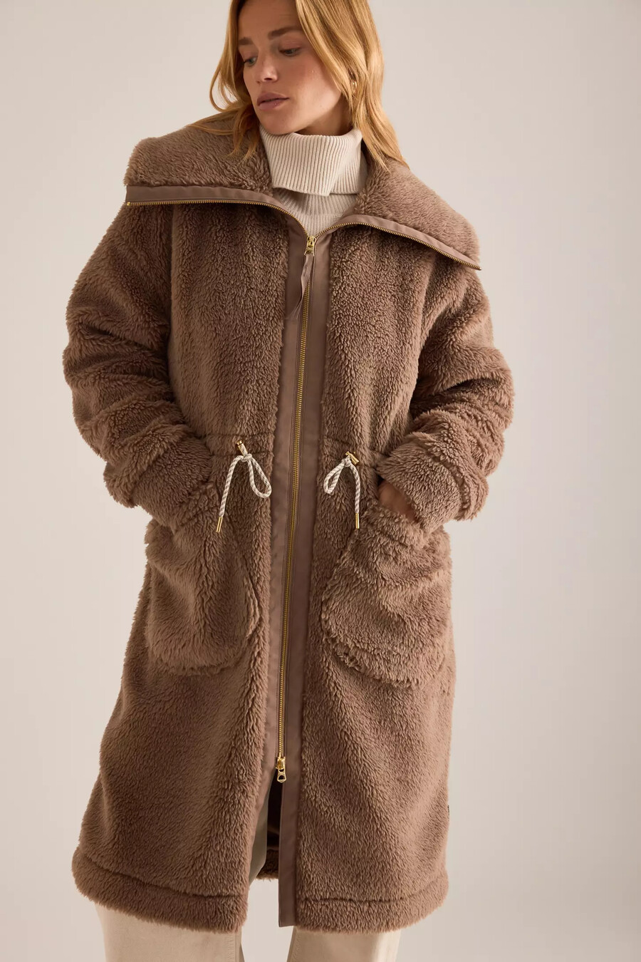 varley logan sherpa-mantel