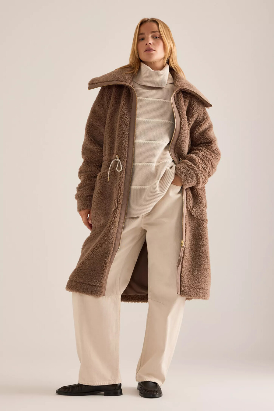 varley logan sherpa-mantel
