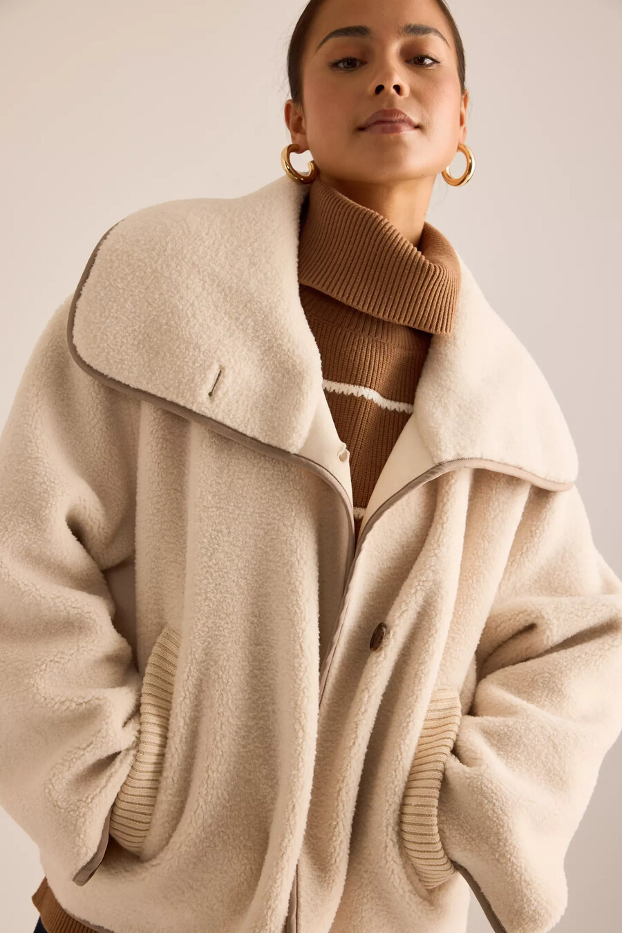 varley romane boxy sherpa-jacke