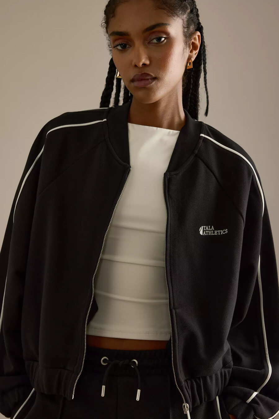 tala trainingsjacke mit kontrastpaspelierung
