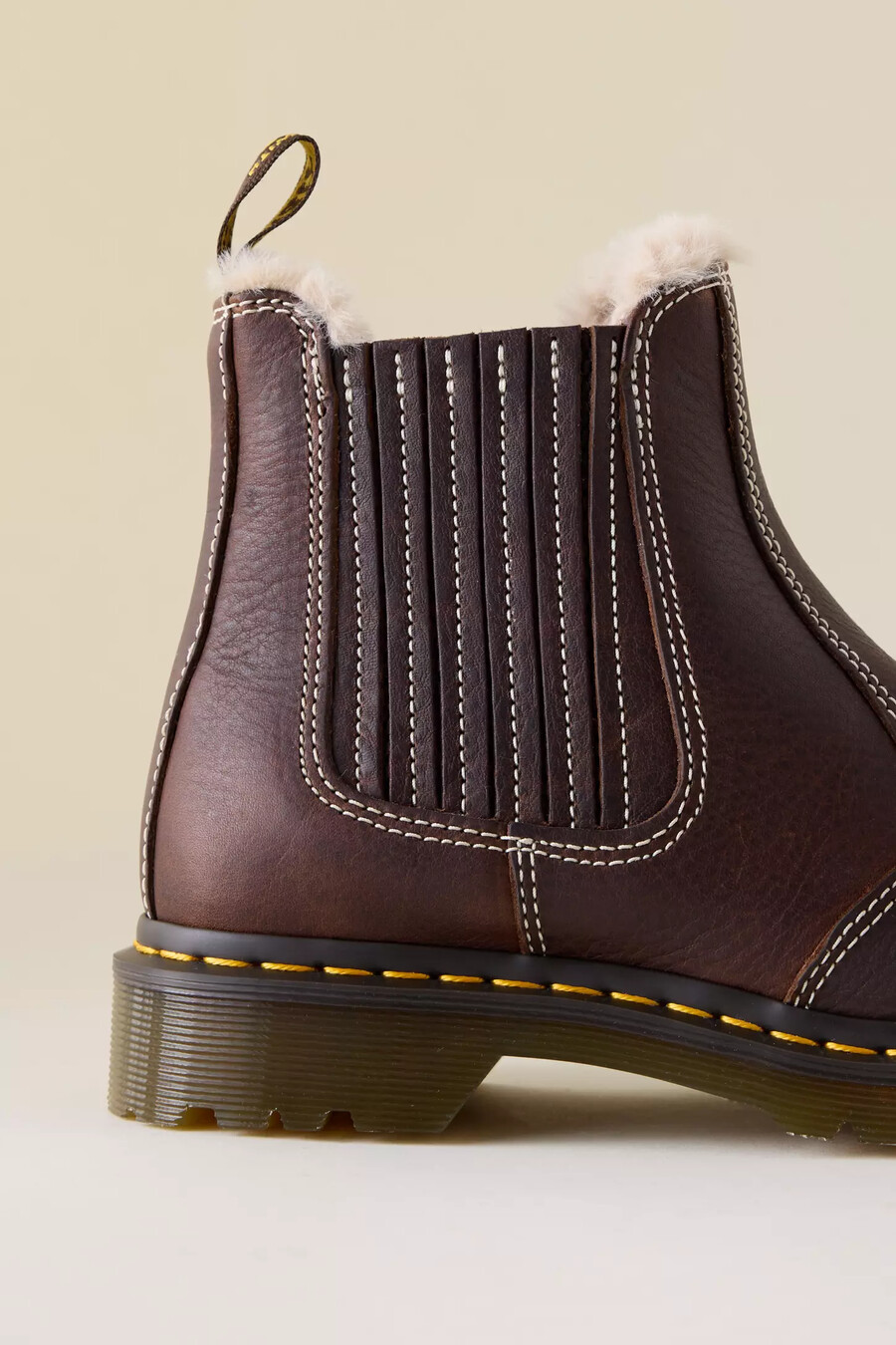 dr. martens 2976 leonore ii chelsea-stiefel aus kunstpelzleder