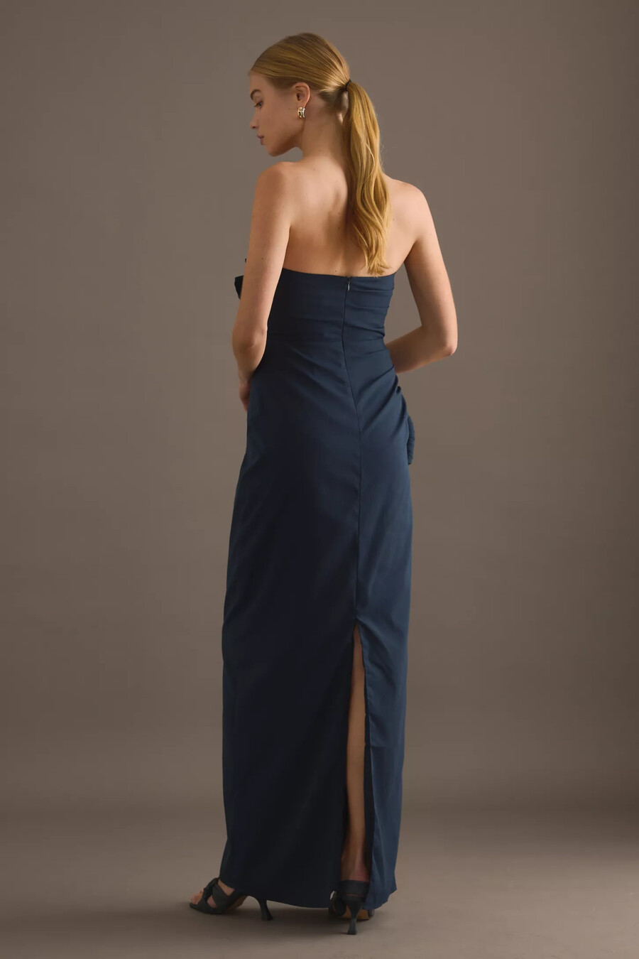 tojha zimran trägerloses maxikleid mit blumenmuster