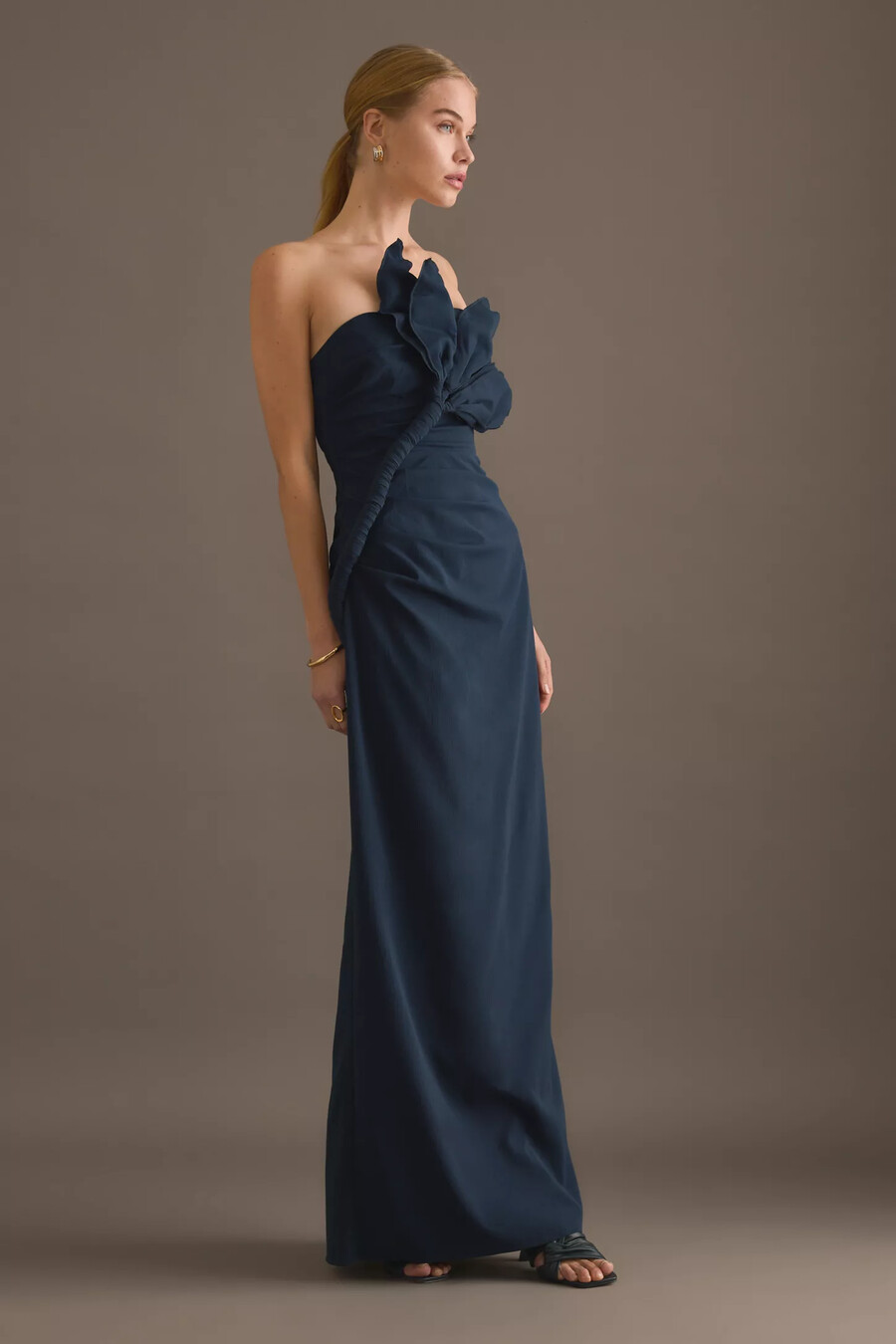 tojha zimran trägerloses maxikleid mit blumenmuster