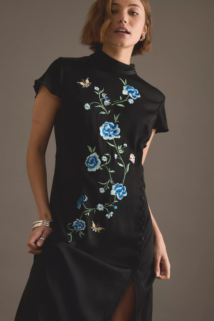 kitri elspeth satin-midikleid mit stickerei