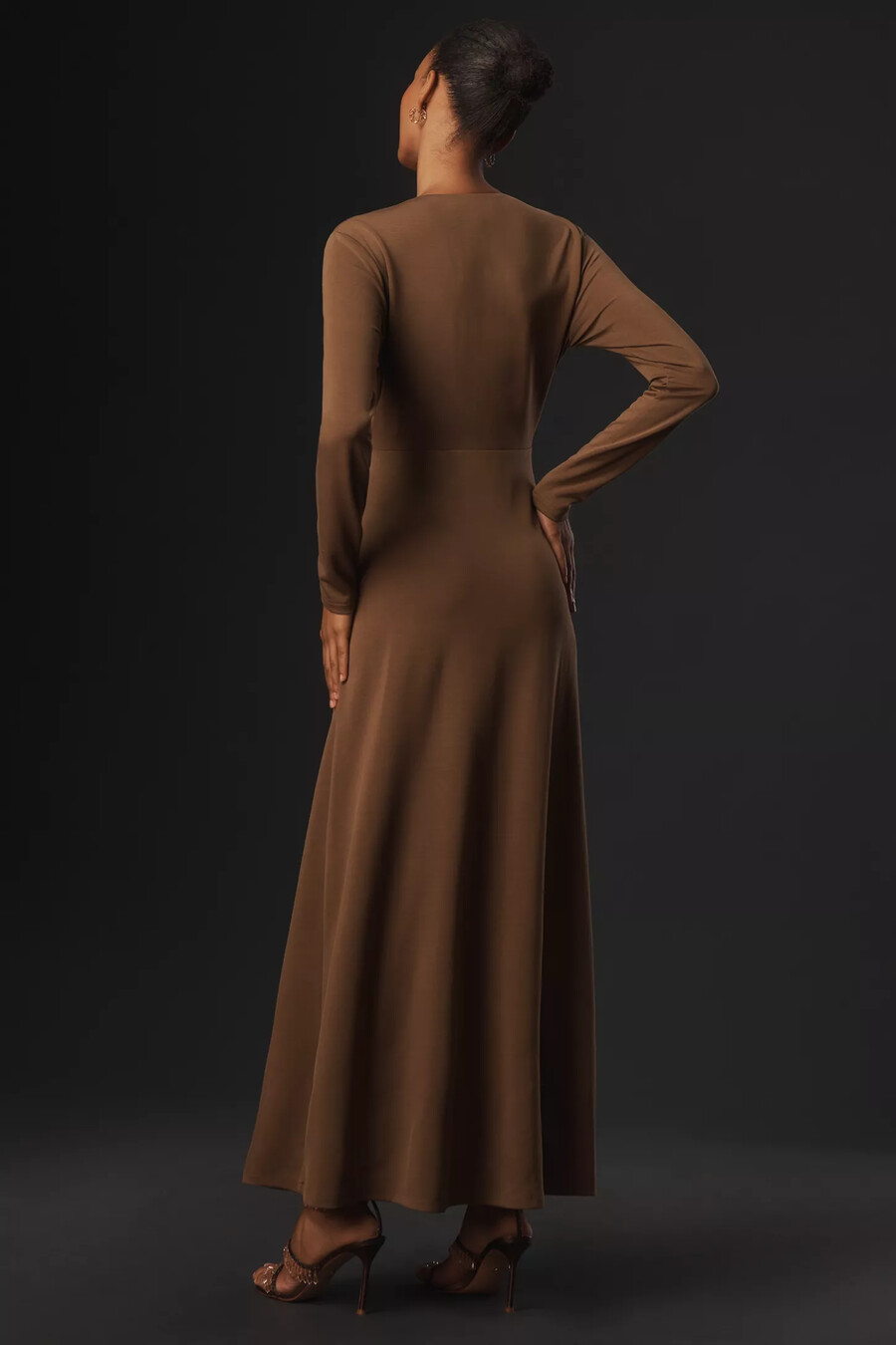 dolan left coast langarm-maxikleid aus strick mit tiefem ausschnitt