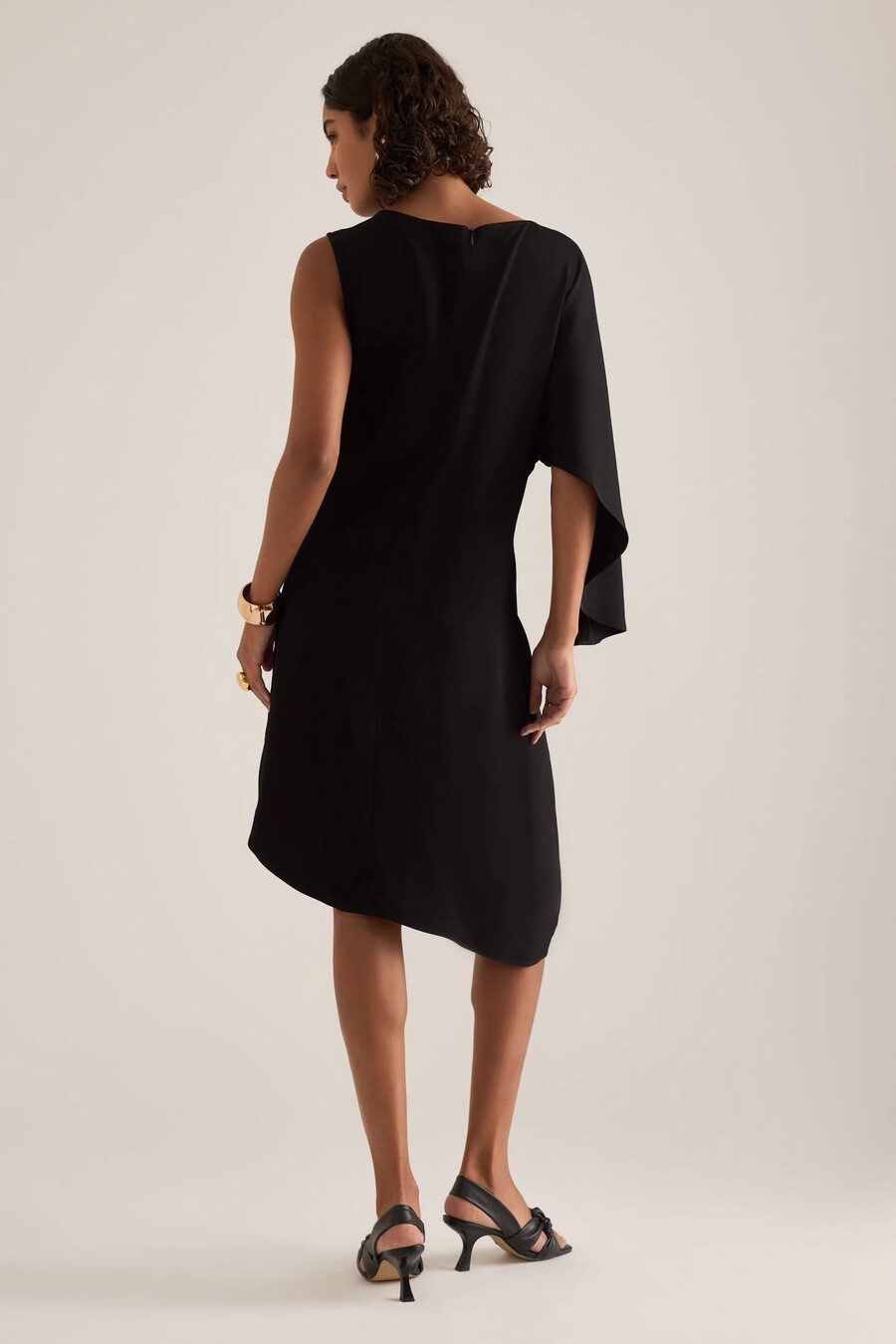 ausgewähltes asymmetrisches midikleid von laurina