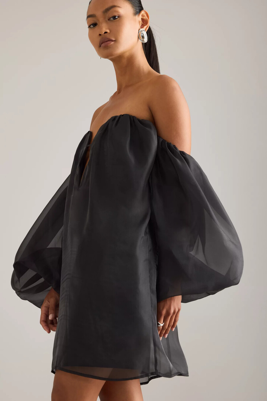 bardot freda volumen-minikleid mit schulterfreiem ausschnitt