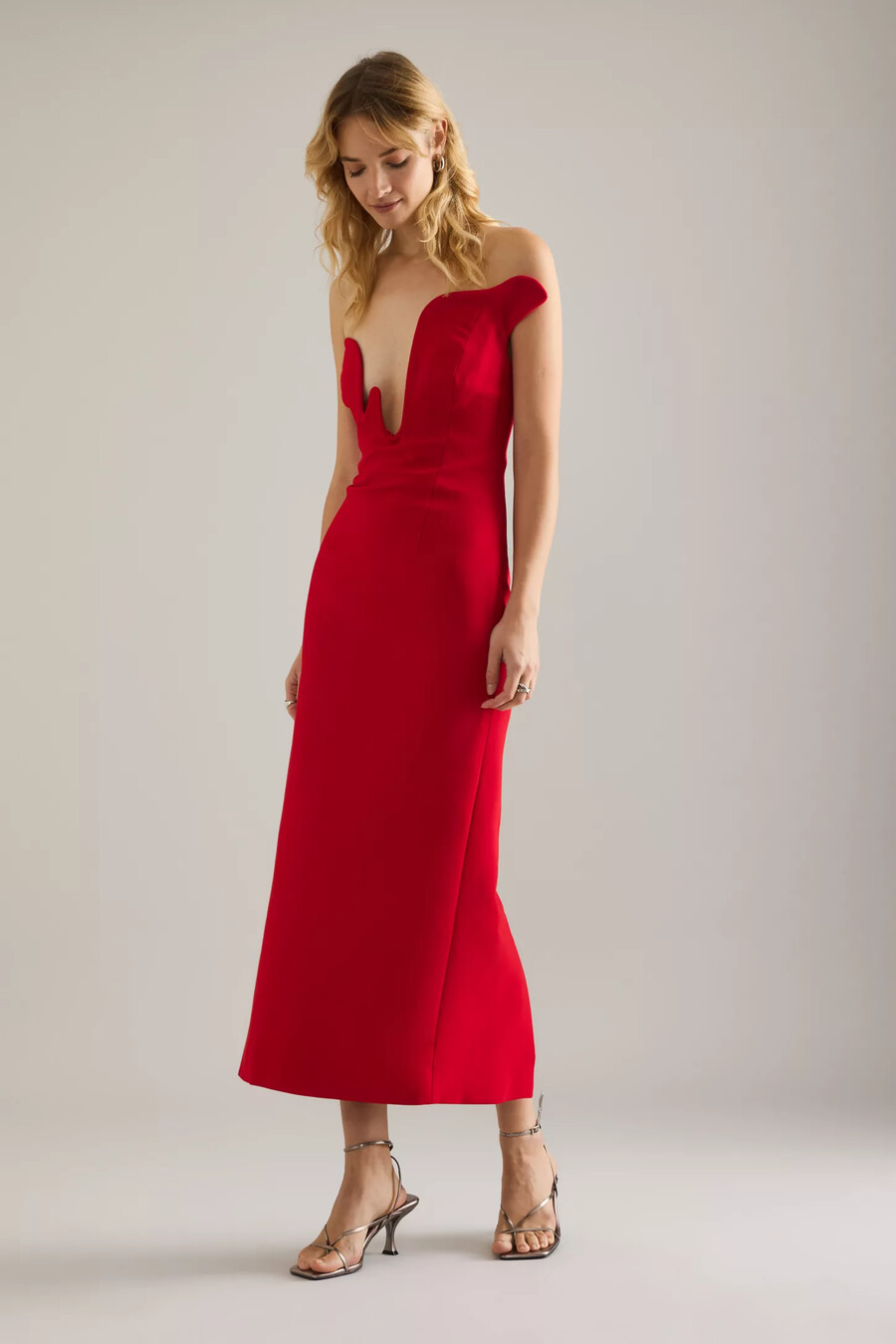 bardot rosalyn trägerloses midikleid mit tiefem ausschnitt