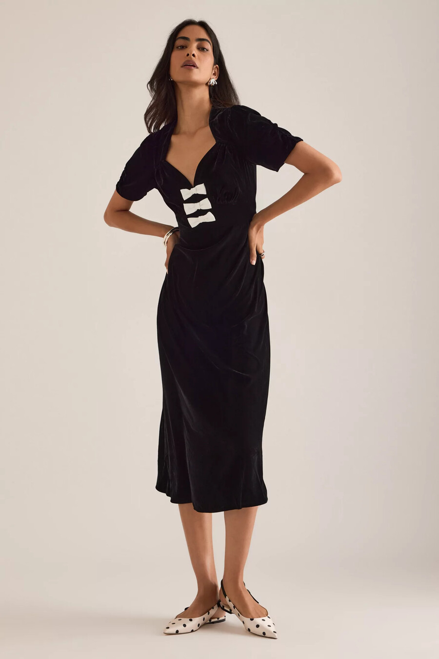 nobodys child eleanor samt-midikleid mit schleife vorne