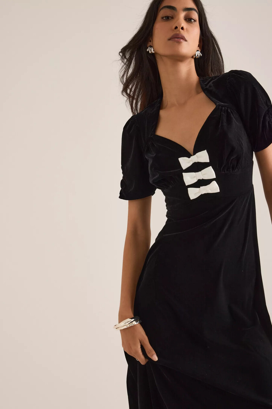 nobodys child eleanor samt-midikleid mit schleife vorne