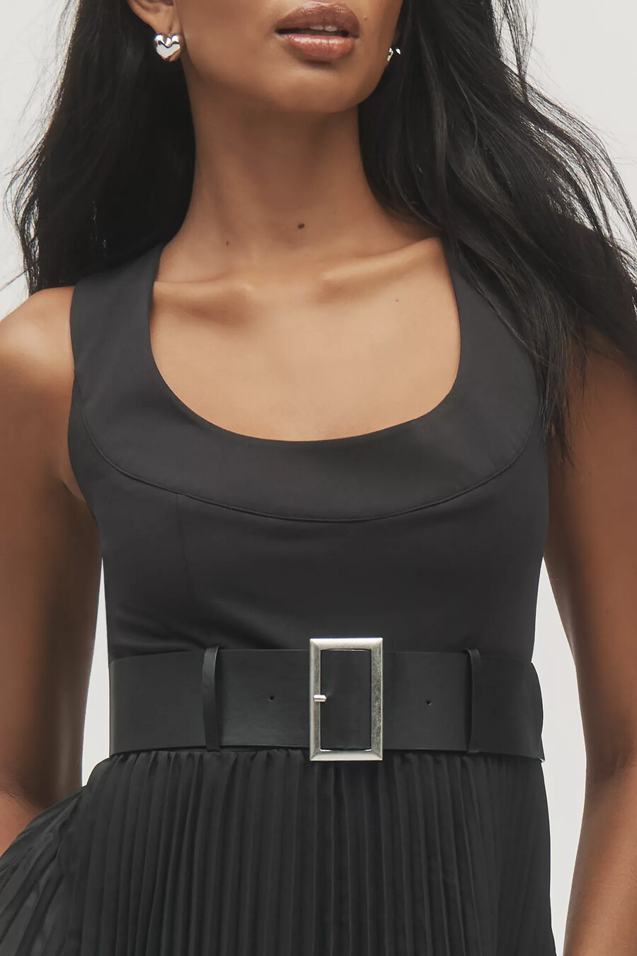 Ärmelloses plissiertes minikleid „maeve