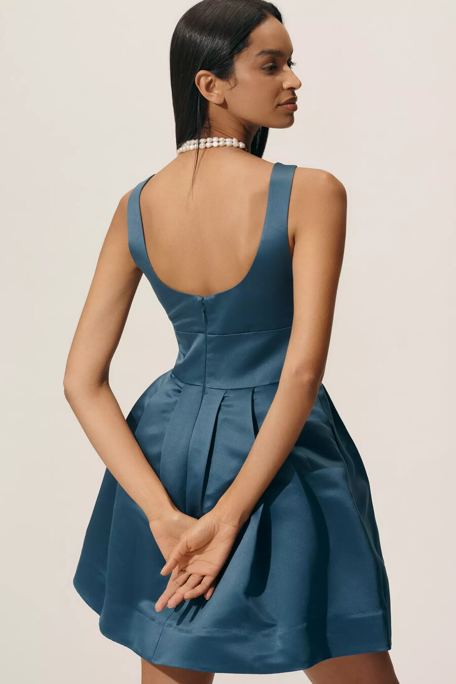 maeve satin gürtel-minikleid