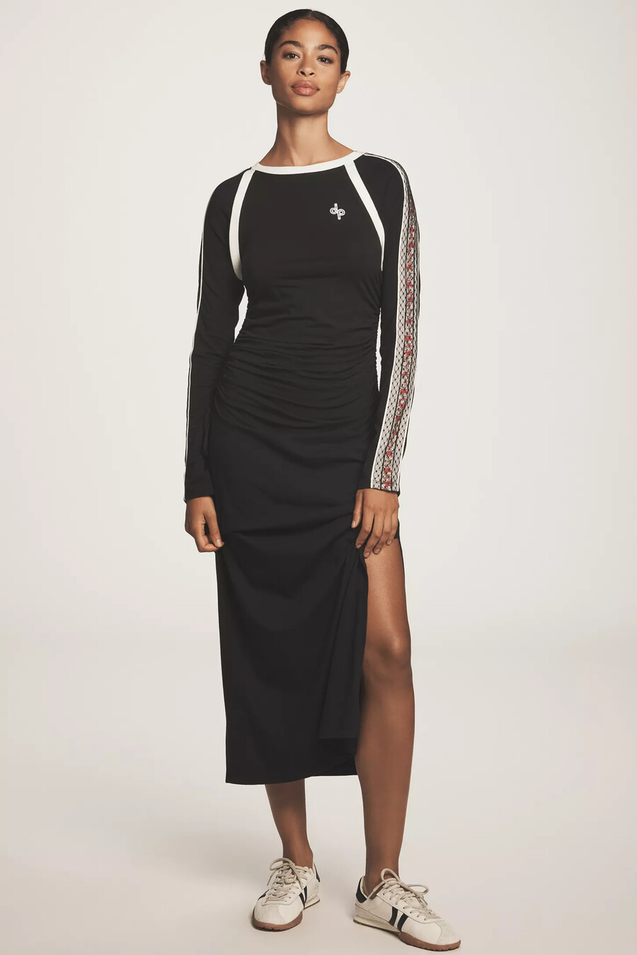 tägliches Übungs-langarm-rüschen-midikleid