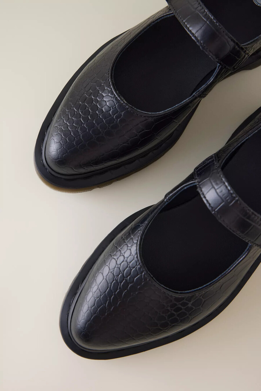 dr. martens elphie mary janes