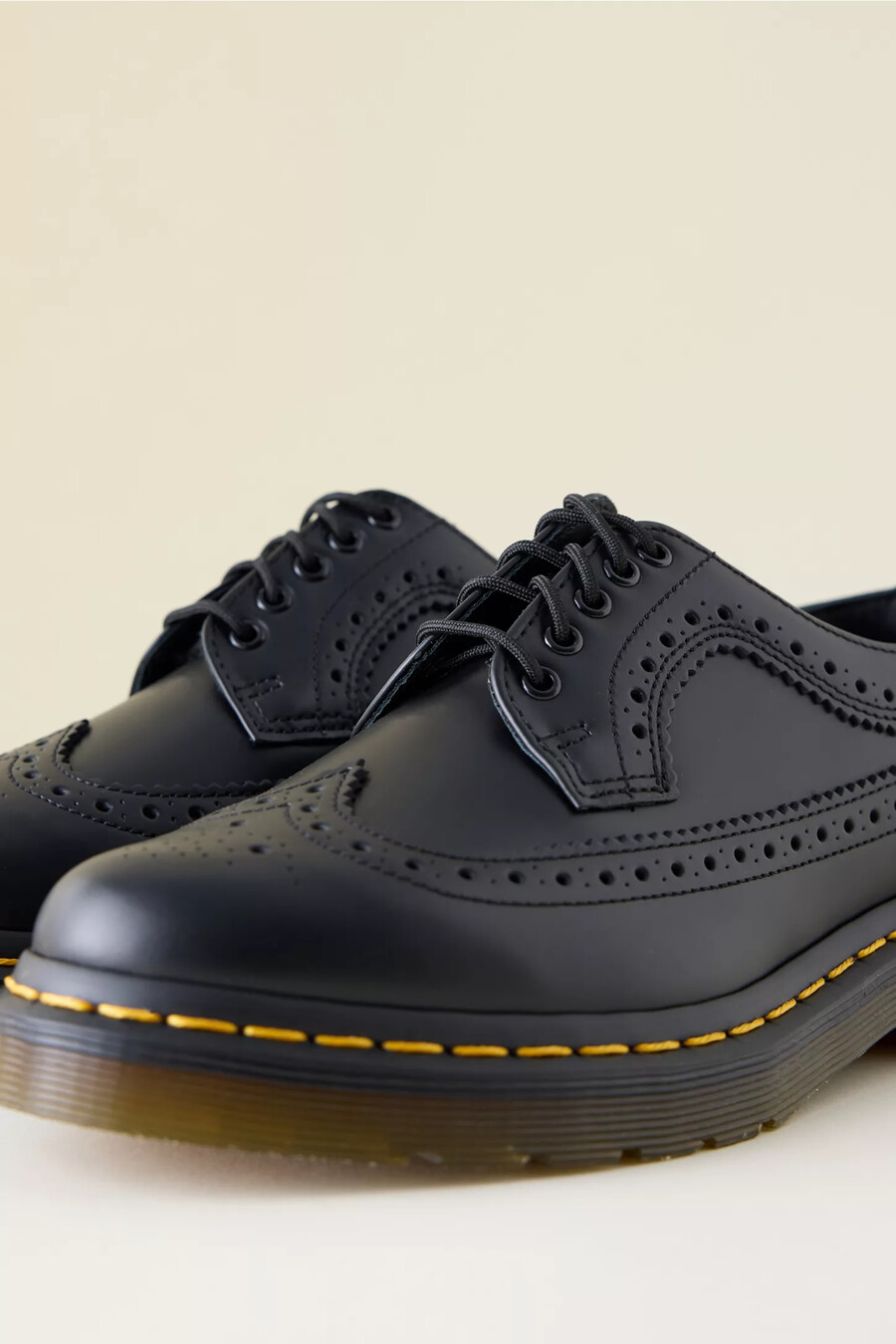 dr. martens 3989 glattleder-brogue-schuhe