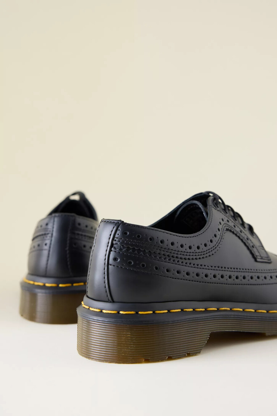 dr. martens 3989 glattleder-brogue-schuhe