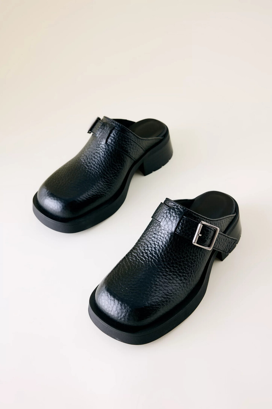 miista aroa buckled mules