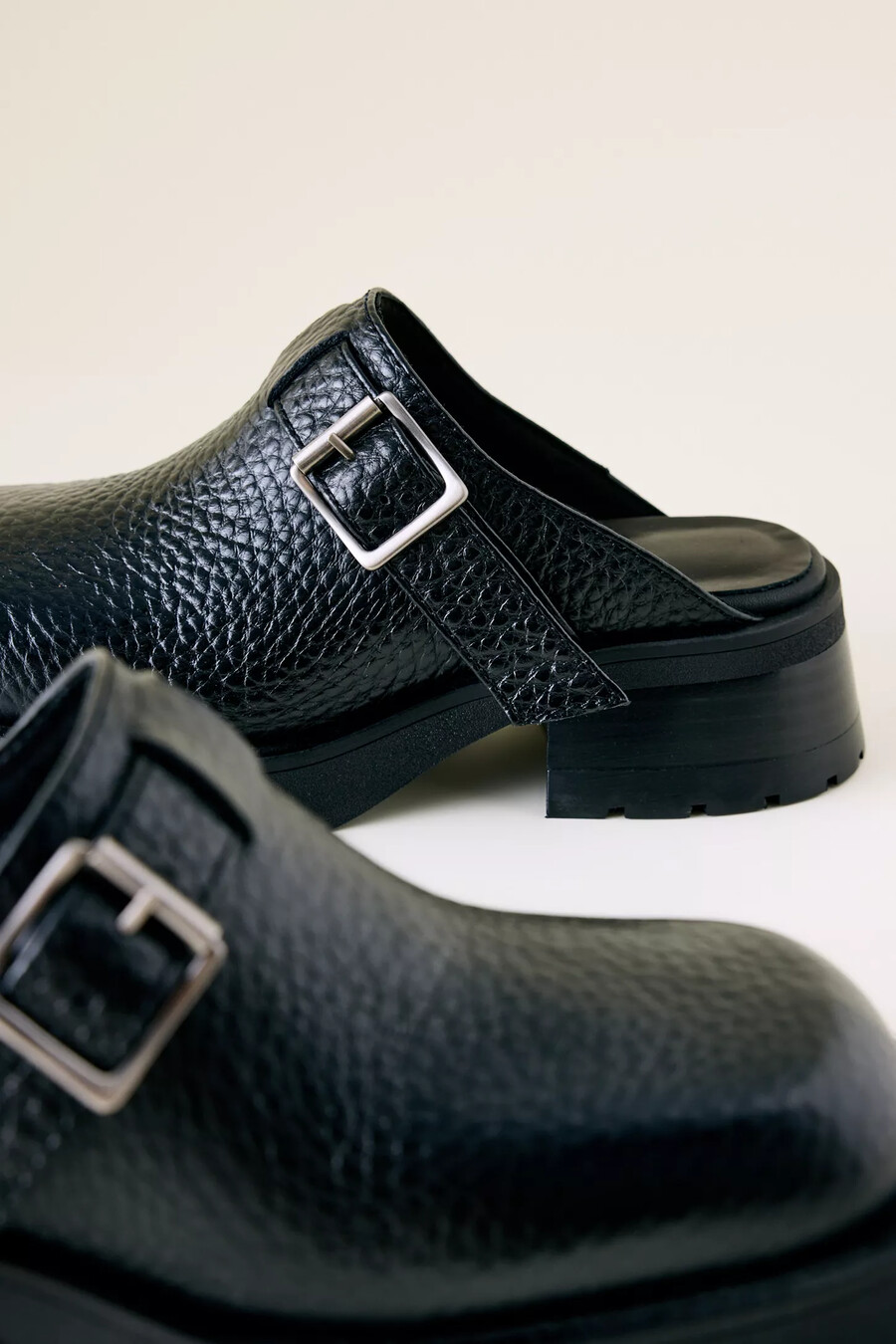 miista aroa buckled mules