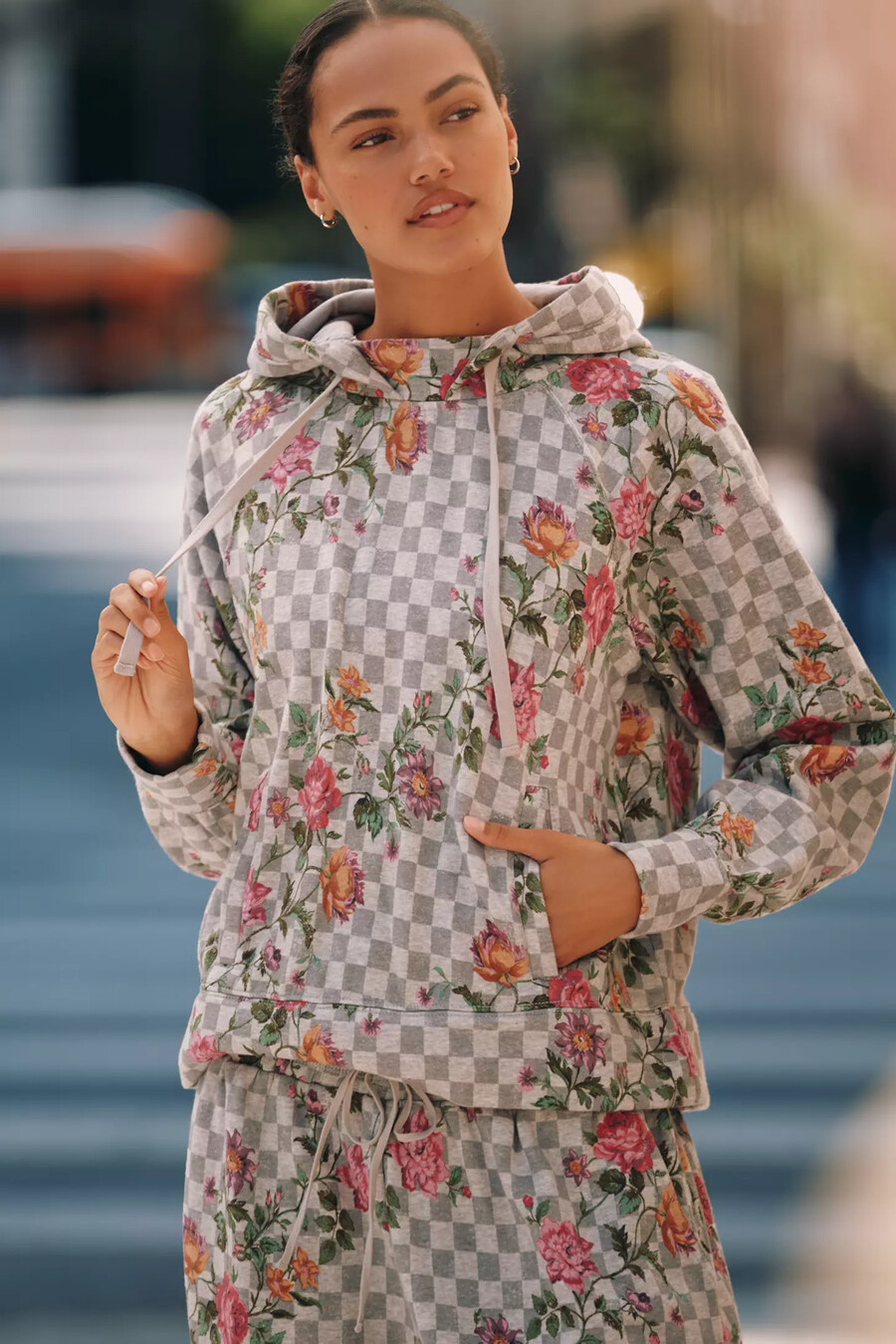 hoodie mit schachbrettmuster und blumenprint für tägliches training