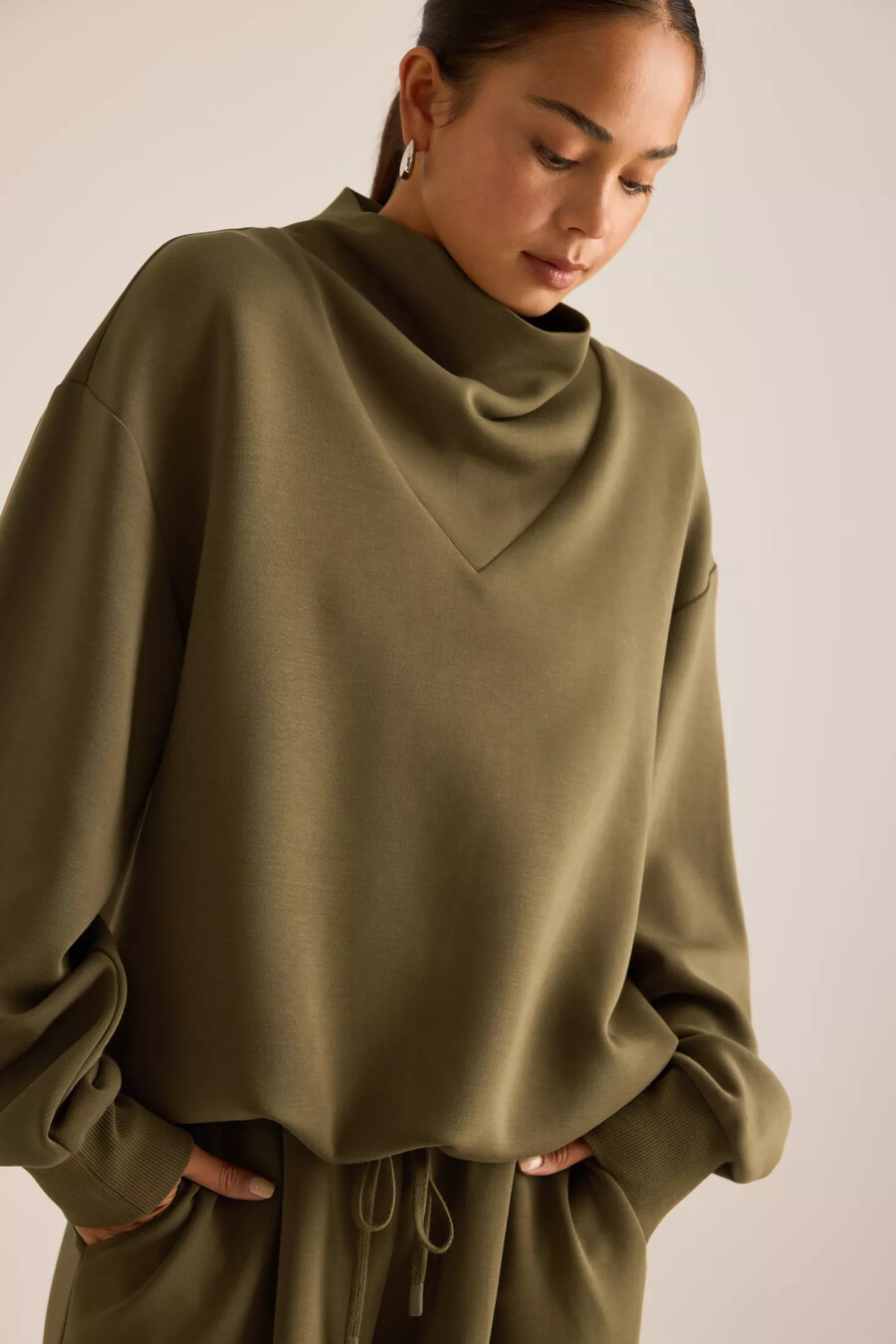 varley betsy sweatshirt mit rollkragen