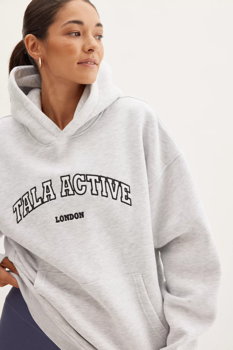 tala active applikation oversized hoodie