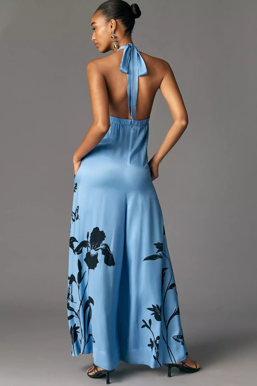 jumpsuit von anthropologie mit taillenbund und bindekragen