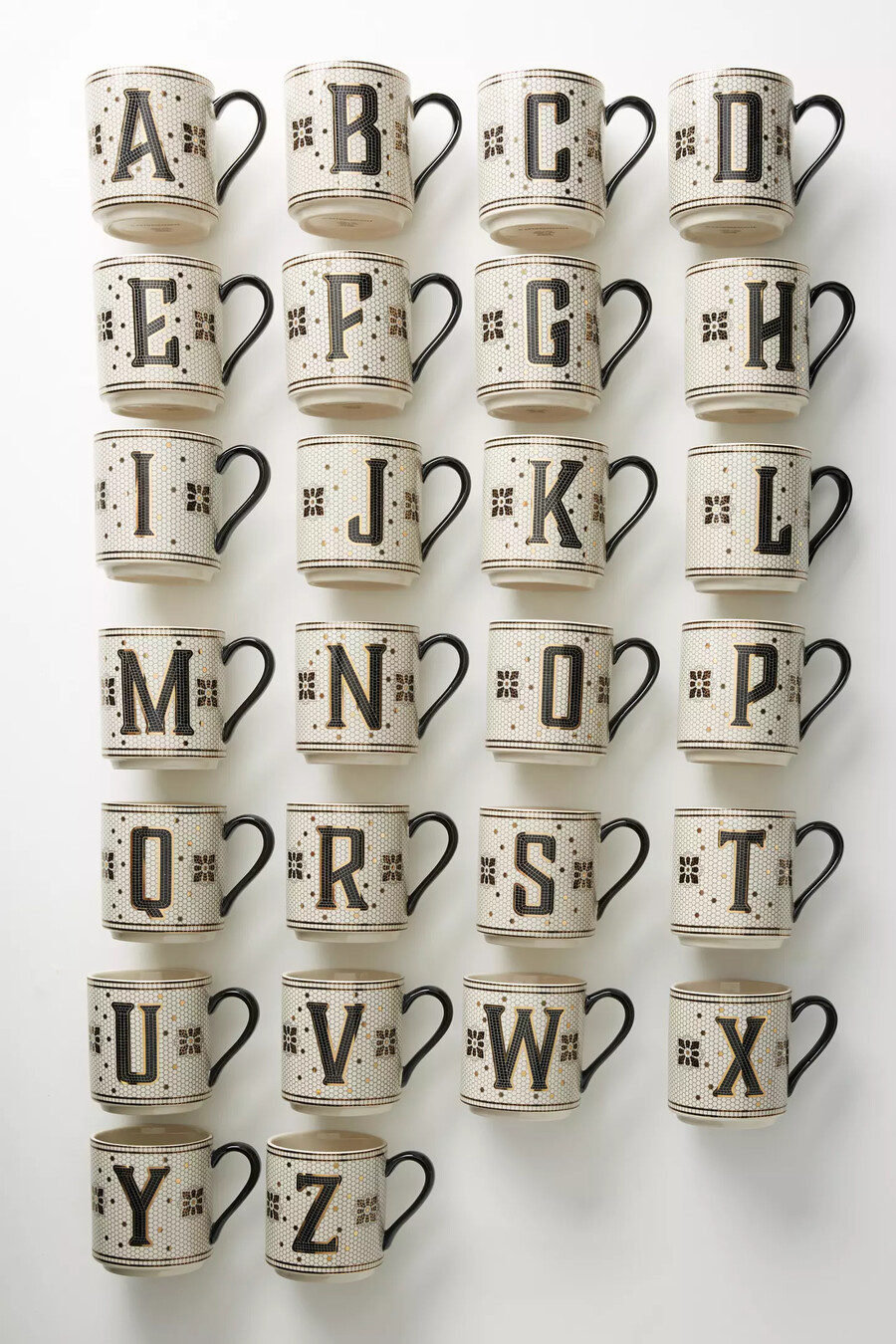 bistro-tasse mit gefliestem margot-monogramm